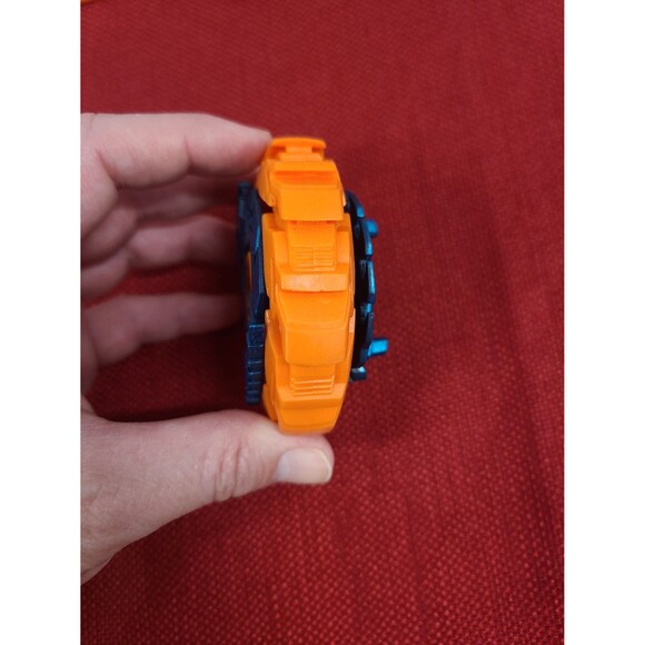 Beyblade Beywheelz Spike Gash Striker with Launcher - Picture 4 of 4